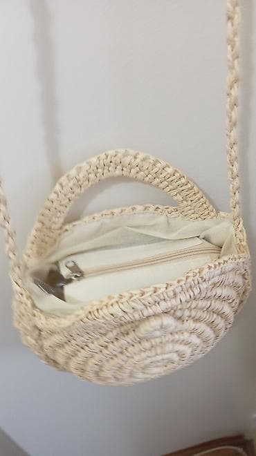 zenske original guess: Pletena torba za plazu
Nova,manjih dimenzija na lalafo.rs — 4 zenske original guess: Pletena torba za plazu
Nova,manjih dimenzija — 4