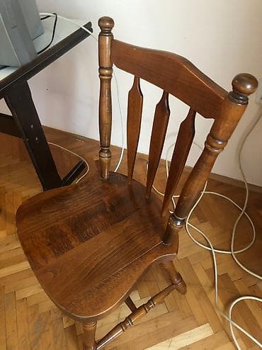 Table legs: Dve drvene stolice i drveni stočić presvučen ultrapasom, nalaze se na at lalafo.rs — 2 Table legs: Dve drvene stolice i drveni stočić presvučen ultrapasom, nalaze se na — 2