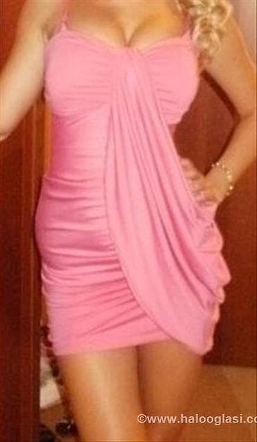 Roze mini haljina – drapirani model - Kroj: uska mini haljina sa na lalafo.rs Roze mini haljina – drapirani model - Kroj: uska mini haljina sa