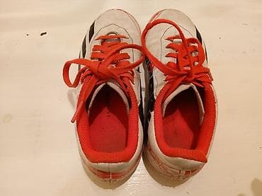 Adidas dečije patike za fudbal, salu za fizicko – broj 33 - Model za na lalafo.rs — 8 Adidas dečije patike za fudbal, salu za fizicko – broj 33 - Model za — 8