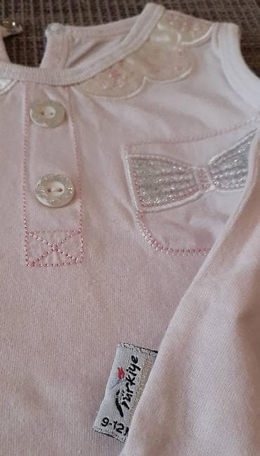 Nežni roze bodi za bebe devojčice, dizajniran bez rukava, idealan za na lalafo.rs — 2 Nežni roze bodi za bebe devojčice, dizajniran bez rukava, idealan za — 2