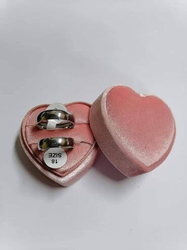 Veličine 17 18 19 20 21
Cena:900din/kom na lalafo.rs Veličine 17 18 19 20 21
Cena:900din/kom