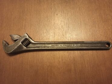 Clamps: Kvalitetan francuski ključ (proizveden u Švedskoj) dužine 15", otvor at lalafo.rs — 2 Clamps: Kvalitetan francuski ključ (proizveden u Švedskoj) dužine 15", otvor — 2