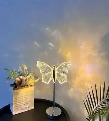 LED kristalna stona leptir lampa ✨🦋 Unesite eleganciju i luksuz u na lalafo.rs — 1 LED kristalna stona leptir lampa ✨🦋 Unesite eleganciju i luksuz u — 1