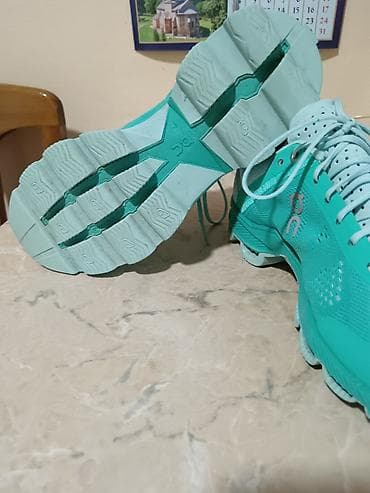 Lagane patike, neobičan model, unisex model, broj 37,5 iz Švajcarske na lalafo.rs — 6 Lagane patike, neobičan model, unisex model, broj 37,5 iz Švajcarske — 6