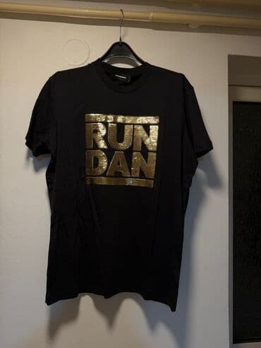 Short sleeves T-shirt, L, Dsquared2, color - Black, Cotton at lalafo.rs — 1 Short sleeves T-shirt, L, Dsquared2, color - Black, Cotton — 1