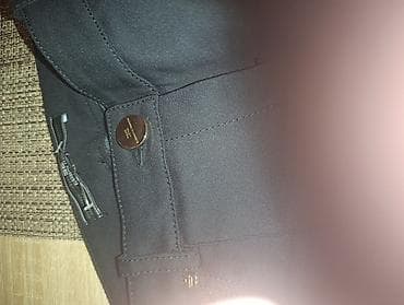 Elisabetta Franchi ženske pantalone – model sa zlatnim detaljima - na lalafo.rs Elisabetta Franchi ženske pantalone – model sa zlatnim detaljima -