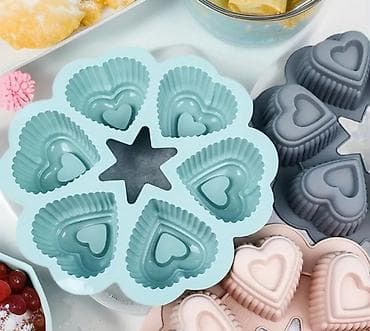 Silikonski kalup za pečenje – 6 kolačića u obliku srca - Materijal na lalafo.rs — 2 Silikonski kalup za pečenje – 6 kolačića u obliku srca - Materijal — 2