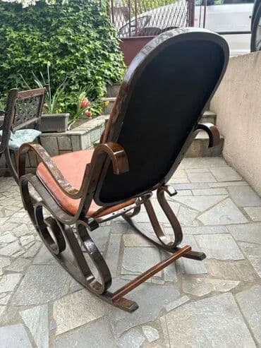 Stilske stolice: Stilska Thonet stolica za ljuljanje 🪑 Ikoničan dizajn ✨ Odlično na lalafo.rs — 4 Stilske stolice: Stilska Thonet stolica za ljuljanje 🪑 Ikoničan dizajn ✨ Odlično — 4