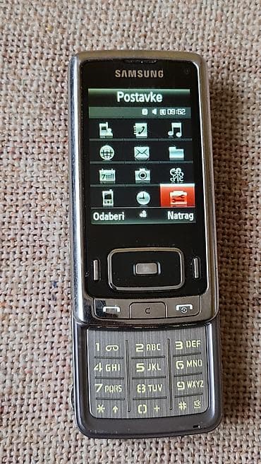Samsung klizni mobilni telefon (klasik sa numeričkom tastaturom) - na lalafo.rs — 2 Samsung klizni mobilni telefon (klasik sa numeričkom tastaturom) - — 2