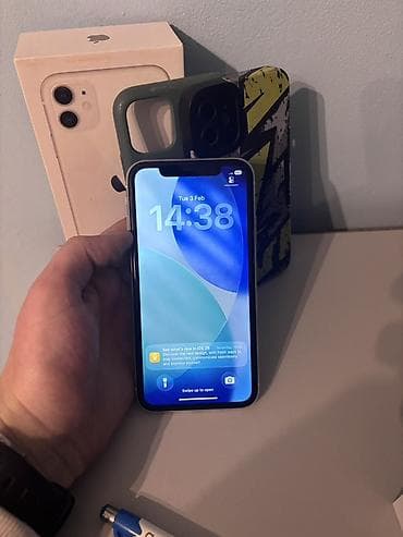 Apple iPhone 11, bela boja. U paketu je originalna kutija i dve at lalafo.rs — 1 Apple iPhone 11, bela boja. U paketu je originalna kutija i dve — 1