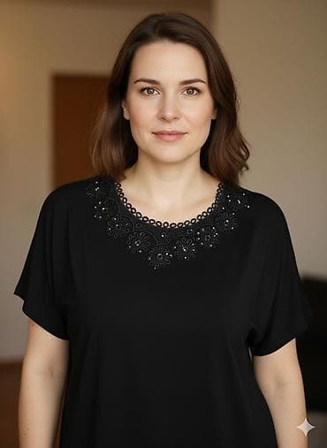 kom sa etiketom: Crna majica sa vezom i cirkonima Moze da bude svečana ili za svaki dan at lalafo.rs — 1 kom sa etiketom: Crna majica sa vezom i cirkonima Moze da bude svečana ili za svaki dan — 1