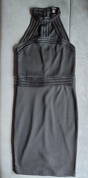 Haljina crna elegantna - Amisu (New Yorker),vel. 38,jednom nošena at lalafo.rs — 1 Haljina crna elegantna - Amisu (New Yorker),vel. 38,jednom nošena — 1