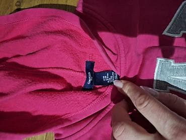 Dva duksa sa kapuljačom – brendovi GAP i Calvin Klein Jeans (dečiji) na lalafo.rs — 2 Dva duksa sa kapuljačom – brendovi GAP i Calvin Klein Jeans (dečiji) — 2