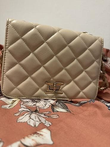 Elegantna torbica, Materijal: Veštačka koža na lalafo.rs Elegantna torbica, Materijal: Veštačka koža