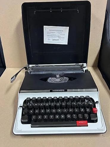 Hermes 550 – prenosna mehanička pisaća mašina - Model: Hermes 550 na lalafo.rs Hermes 550 – prenosna mehanička pisaća mašina - Model: Hermes 550