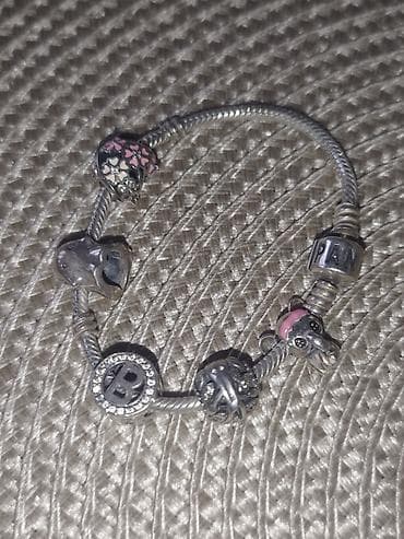 Pandora narukvica sa privescima, srebro. Moguce spustanje cene at lalafo.rs — 1 Pandora narukvica sa privescima, srebro. Moguce spustanje cene — 1