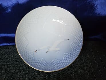 Bombonijera 3g Royal Kopenhagen Bing - Grondahl. Bombonijera danski na lalafo.rs Bombonijera 3g Royal Kopenhagen Bing - Grondahl. Bombonijera danski