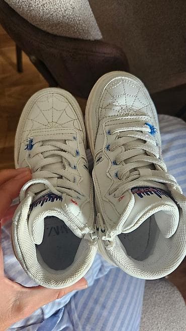 Dečje patike „Miles Morales“ – bele visoke tene sa motivima na lalafo.rs — 4 Dečje patike „Miles Morales“ – bele visoke tene sa motivima — 4