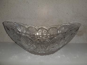 Kristalna činija – dekorativna posuda sa bogatim brušenim ornamentima na lalafo.rs — 2 Kristalna činija – dekorativna posuda sa bogatim brušenim ornamentima — 2