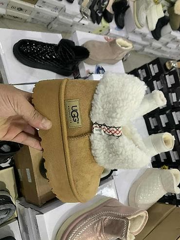 Ugg obuća bоја - Crna na lalafo.rs — 1 Ugg obuća bоја - Crna — 1