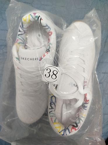 Ženske Skechers patike u beloj boji, sa šarenim grafičkim detaljima na lalafo.rs — 1 Ženske Skechers patike u beloj boji, sa šarenim grafičkim detaljima — 1