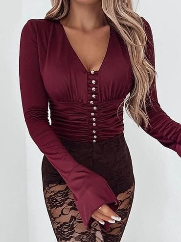 dve suknje po: Elegantna ženska bluza sa dugim rukavima i dubokim V-izrezom. Model at lalafo.rs — 4 dve suknje po: Elegantna ženska bluza sa dugim rukavima i dubokim V-izrezom. Model — 4