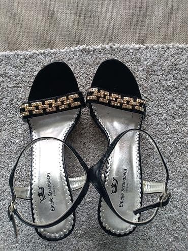 Prelepe sandale Emilie Strandberg, br 37. Fali flekica na lalafo.rs — 2 Prelepe sandale Emilie Strandberg, br 37. Fali flekica — 2