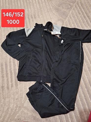 Komplet trenerka
Cena: 1000
Veličina: 146/152 na lalafo.rs Komplet trenerka
Cena: 1000
Veličina: 146/152