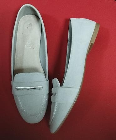 Nove baletankesvetlo sive . Mogu da budu i poklon ko pazari za 5.000 at lalafo.rs — 3 Nove baletankesvetlo sive . Mogu da budu i poklon ko pazari za 5.000 — 3