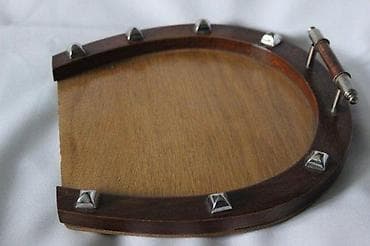 JUGENDSTIL POSLUŽAVNIK U OBLIKU POTKOVICE, 1920. GODINA | Stari na lalafo.rs JUGENDSTIL POSLUŽAVNIK U OBLIKU POTKOVICE, 1920. GODINA | Stari