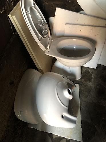 dve suknje po: Kupatilski set – sanitarije od bele keramike - Set uključuje: podni at lalafo.rs — 4 dve suknje po: Kupatilski set – sanitarije od bele keramike - Set uključuje: podni — 4