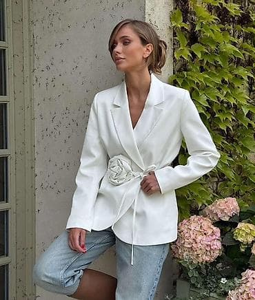 zenske broj: ✨Elegantni ženski blejzer sa cvetnim pojasom
✅2999 din
Uni at lalafo.rs — 3 zenske broj: ✨Elegantni ženski blejzer sa cvetnim pojasom
✅2999 din
Uni — 3