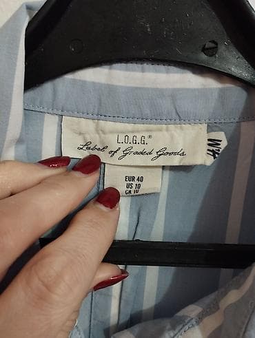 H&M košulja kraćeg modelaima prugice.Pozadi ima manji šlic na lalafo.rs — 8 H&M košulja kraćeg modelaima prugice.Pozadi ima manji šlic — 8