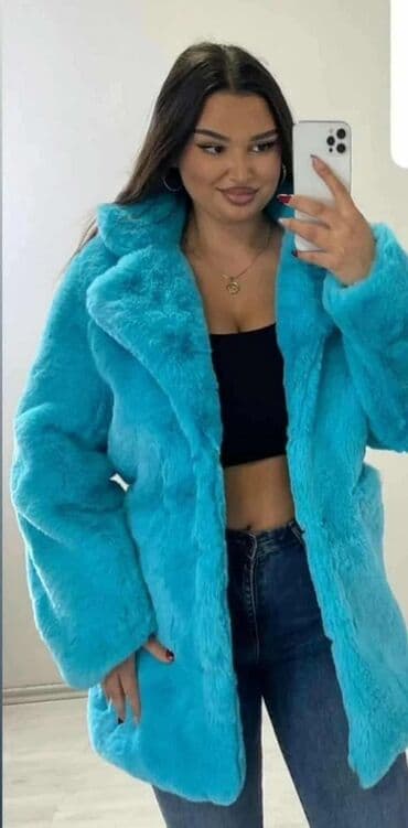 Kaput od plišanog veštačkog krzna ✨ Topao, moderan i udoban, idealan na lalafo.rs Kaput od plišanog veštačkog krzna ✨ Topao, moderan i udoban, idealan