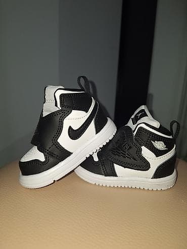 Sneakers: Dečije patike – crno‑bele, inspirisane klasičnim košarkaškim stilom at lalafo.rs — 2 Sneakers: Dečije patike – crno‑bele, inspirisane klasičnim košarkaškim stilom — 2