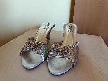 Elegantne ženske sandale sa petom, ukrašene svetlucavim šljokicama i na lalafo.rs — 1 Elegantne ženske sandale sa petom, ukrašene svetlucavim šljokicama i — 1