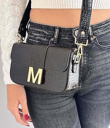 eko koza sa: Ženska crossbody torba sa metalnim slovom “M” - Model: pravougla na lalafo.rs — 2 eko koza sa: Ženska crossbody torba sa metalnim slovom “M” - Model: pravougla — 2