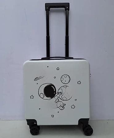 drvena decija kuhinja: Dečji kofer na točkiće – motiv astronauta - Kompaktni kabinski kofer at lalafo.rs — 2 drvena decija kuhinja: Dečji kofer na točkiće – motiv astronauta - Kompaktni kabinski kofer — 2
