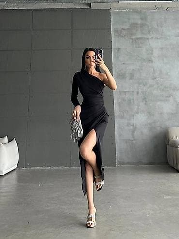 divide haljina tunika: 🌟Elegantna crna asimetrična haljina na jedno rame.
🔥Top cena 2000 din🔝 at lalafo.rs — 3 divide haljina tunika: 🌟Elegantna crna asimetrična haljina na jedno rame.
🔥Top cena 2000 din🔝 — 3