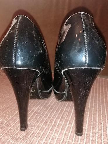 Crne lakovane salonke sa platformom i visokom štiklom.Nosene u par at lalafo.rs — 4 Crne lakovane salonke sa platformom i visokom štiklom.Nosene u par — 4