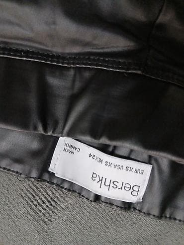 Bershka pantalone xs - Model: olovka (pencil), glatka površina sa na lalafo.rs — 2 Bershka pantalone xs - Model: olovka (pencil), glatka površina sa — 2