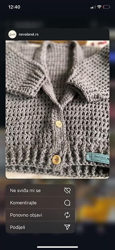 za svaki dan: Ručno heklani kardigan od mekane, tople pređe u sivoj boji. Model sa at lalafo.rs — 1 za svaki dan: Ručno heklani kardigan od mekane, tople pređe u sivoj boji. Model sa — 1