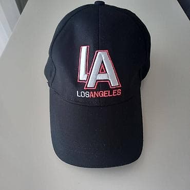 Potpuno novi crni kacket sa oznakom "LA - Los Angeles". Brend: New na lalafo.rs Potpuno novi crni kacket sa oznakom "LA - Los Angeles". Brend: New