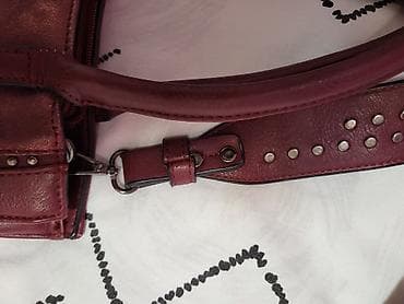 Bordo ženska torba sa nitnama i podesivim kaišem na skidanje. - na lalafo.rs — 3 Bordo ženska torba sa nitnama i podesivim kaišem na skidanje. - — 3