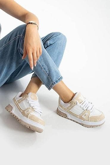 LV
36 do 40
3800 na lalafo.rs — 2 LV
36 do 40
3800 — 2