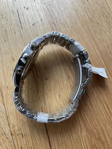 Muški i zenski ručni sat od nerdjajućeg čelika. - Kućište od na lalafo.rs — 1 Muški i zenski ručni sat od nerdjajućeg čelika. - Kućište od — 1