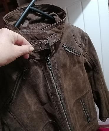 Kožna muška jakna
Nošena
Vel L na lalafo.rs — 6 Kožna muška jakna
Nošena
Vel L — 6