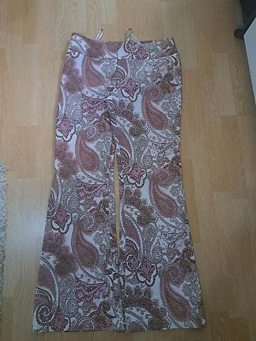 Ženske pantalone sa paisley printom - Kroj: blago zvonaste nogavice na lalafo.rs Ženske pantalone sa paisley printom - Kroj: blago zvonaste nogavice