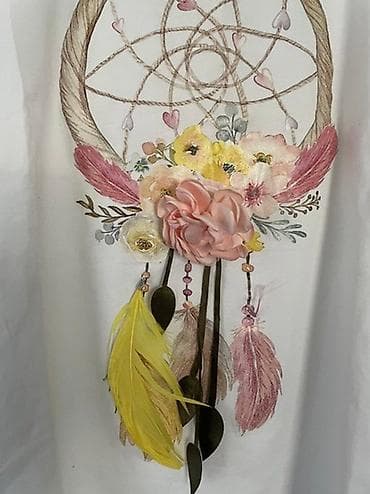 Na prodaju bela majica sa aplikacijom perom i ruzom . Prijatan na lalafo.rs — 2 Na prodaju bela majica sa aplikacijom perom i ruzom . Prijatan — 2